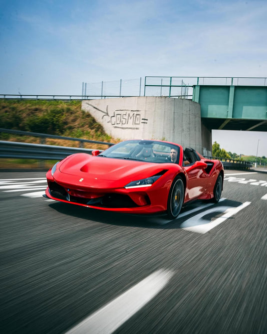 FERRARI F8 TRIBUTO